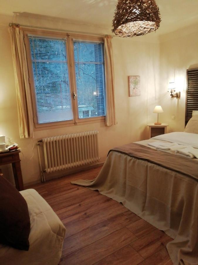 Гостевой дом La Mirabelle-Casteil Country House Экстерьер фото